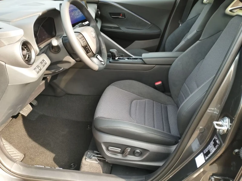 Toyota C-HR 2, 0 l Hybrid CAMERA/LED/NAVI, снимка 8 - Автомобили и джипове - 51837599