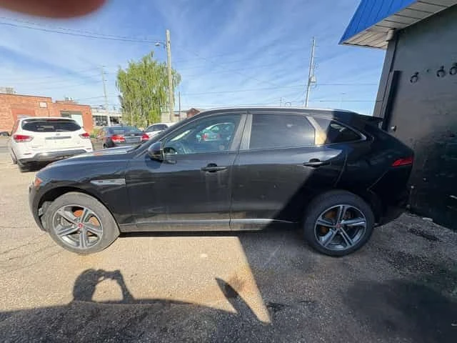 Jaguar F-PACE  R Sport / АВТОКРЕДИТ  / БЕЗ ПЪРВОНАЧАЛНА ВНОСКА, снимка 3 - Автомобили и джипове - 55615786