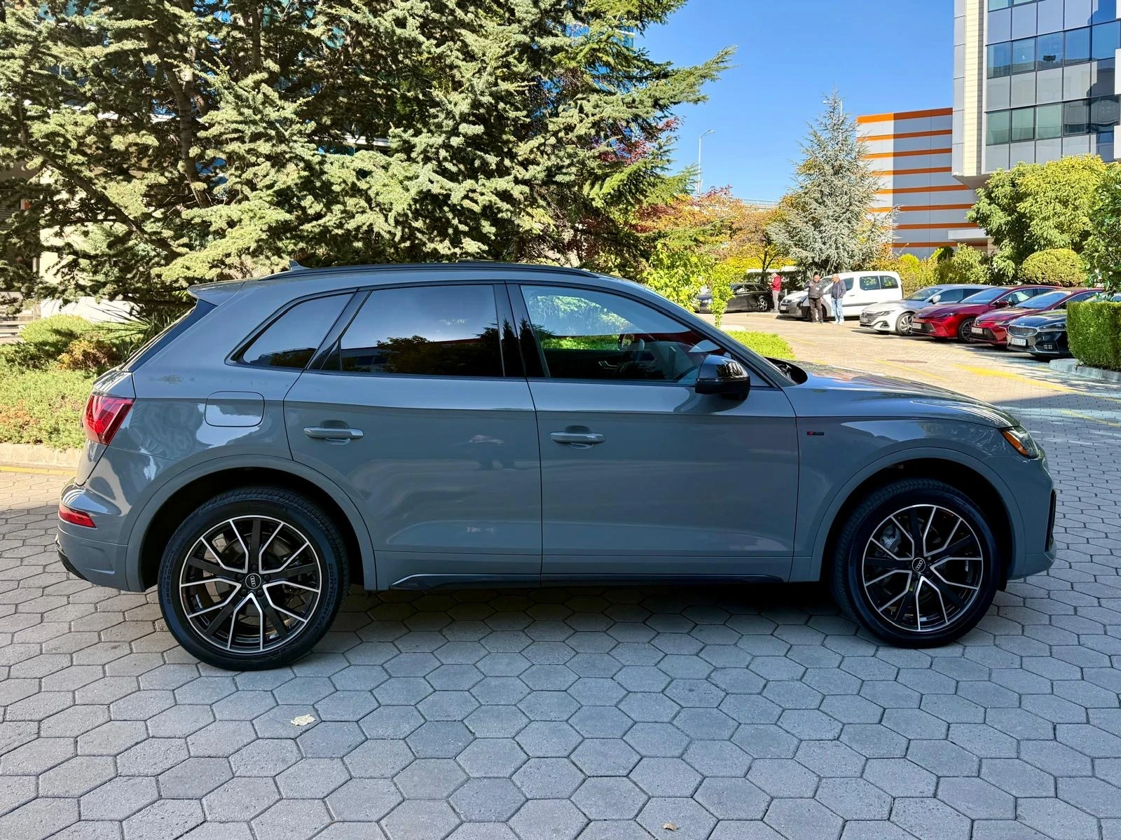Audi Q5 45TFSI Technik BlackOptics Quattro - изображение 5