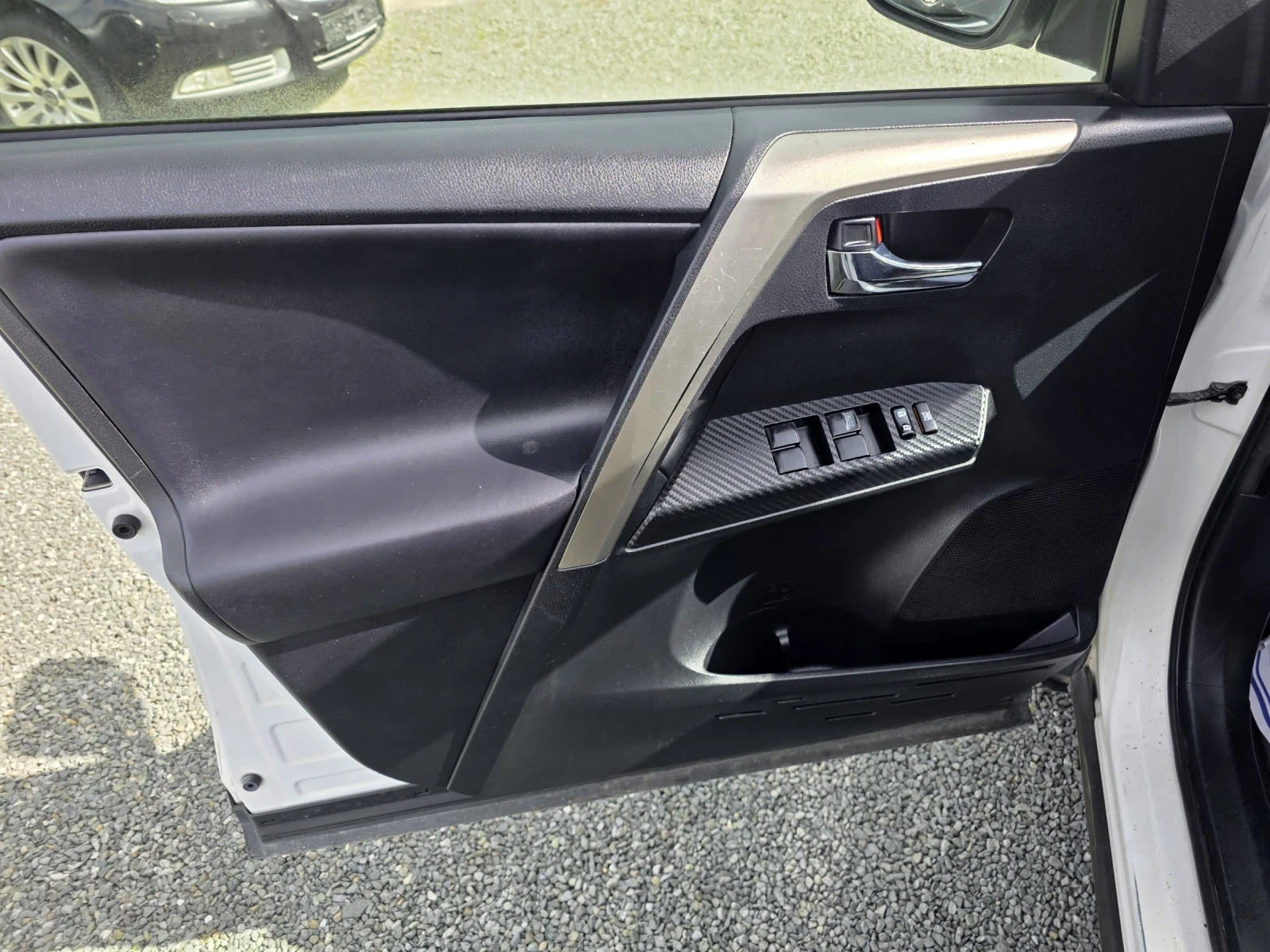 Toyota Rav4 2.0.  124, снимка 11 - Автомобили и джипове - 53801526