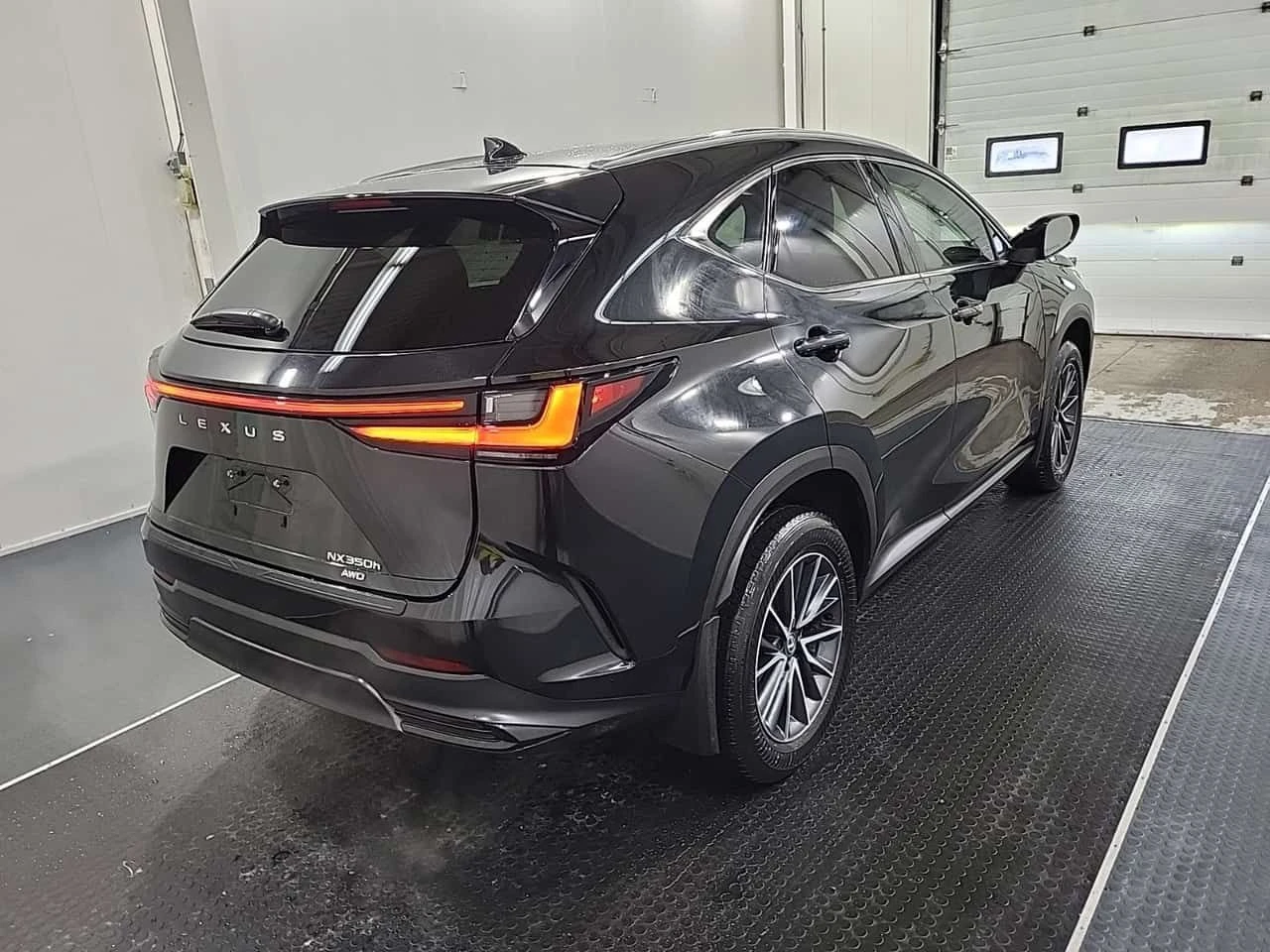 Lexus NX 350H  CARFAX, снимка 3 - Автомобили и джипове - 53899332