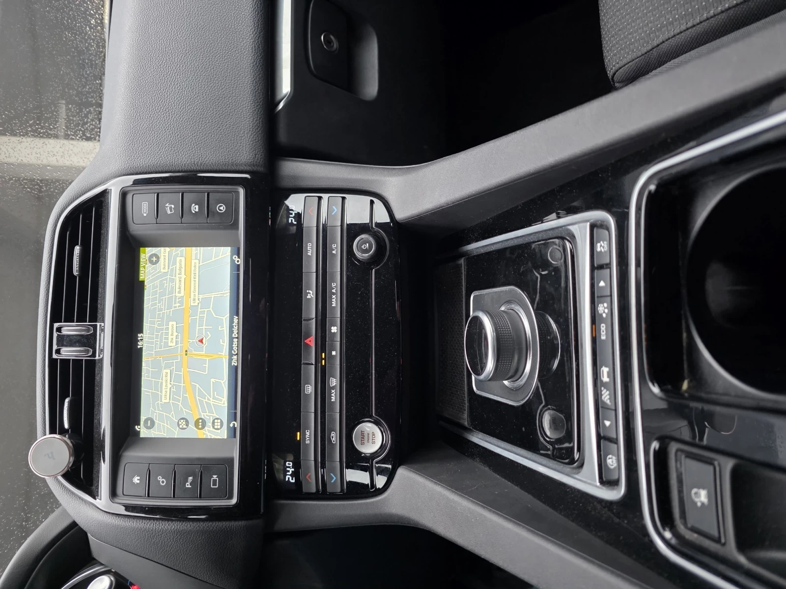 Jaguar F-PACE, снимка 12 - Автомобили и джипове - 54197336