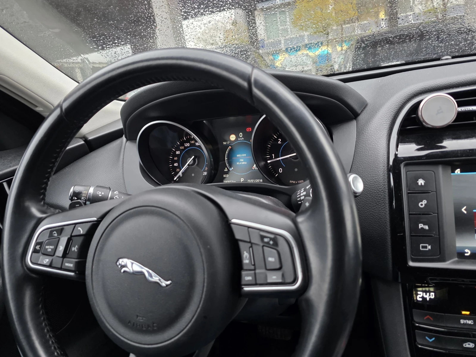 Jaguar F-PACE, снимка 13 - Автомобили и джипове - 54197336