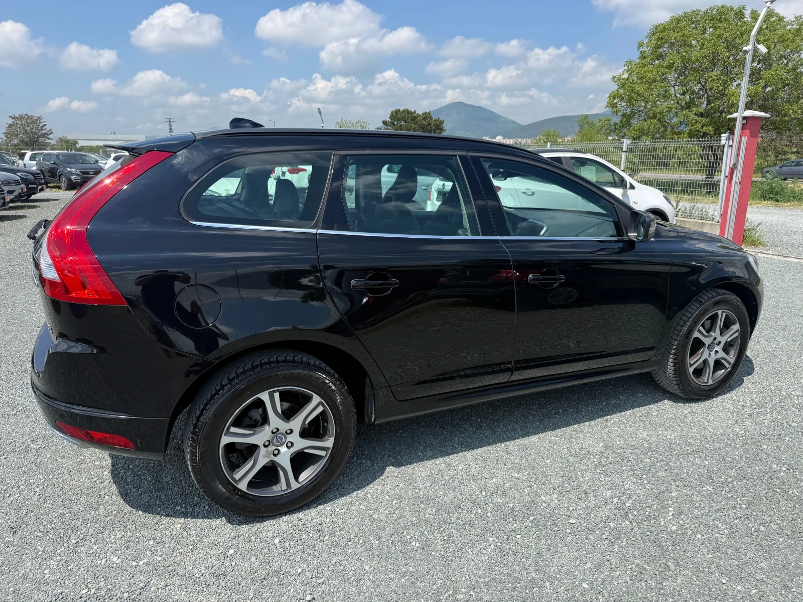 Volvo XC60 (KATO НОВА), снимка 5 - Автомобили и джипове - 54256443