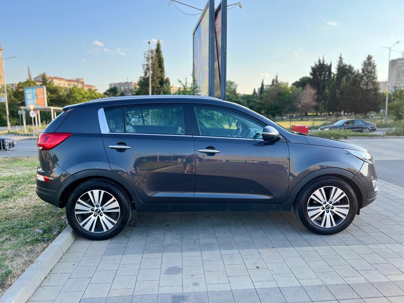 Kia Sportage 1.7CRDI, снимка 4 - Автомобили и джипове - 55072350