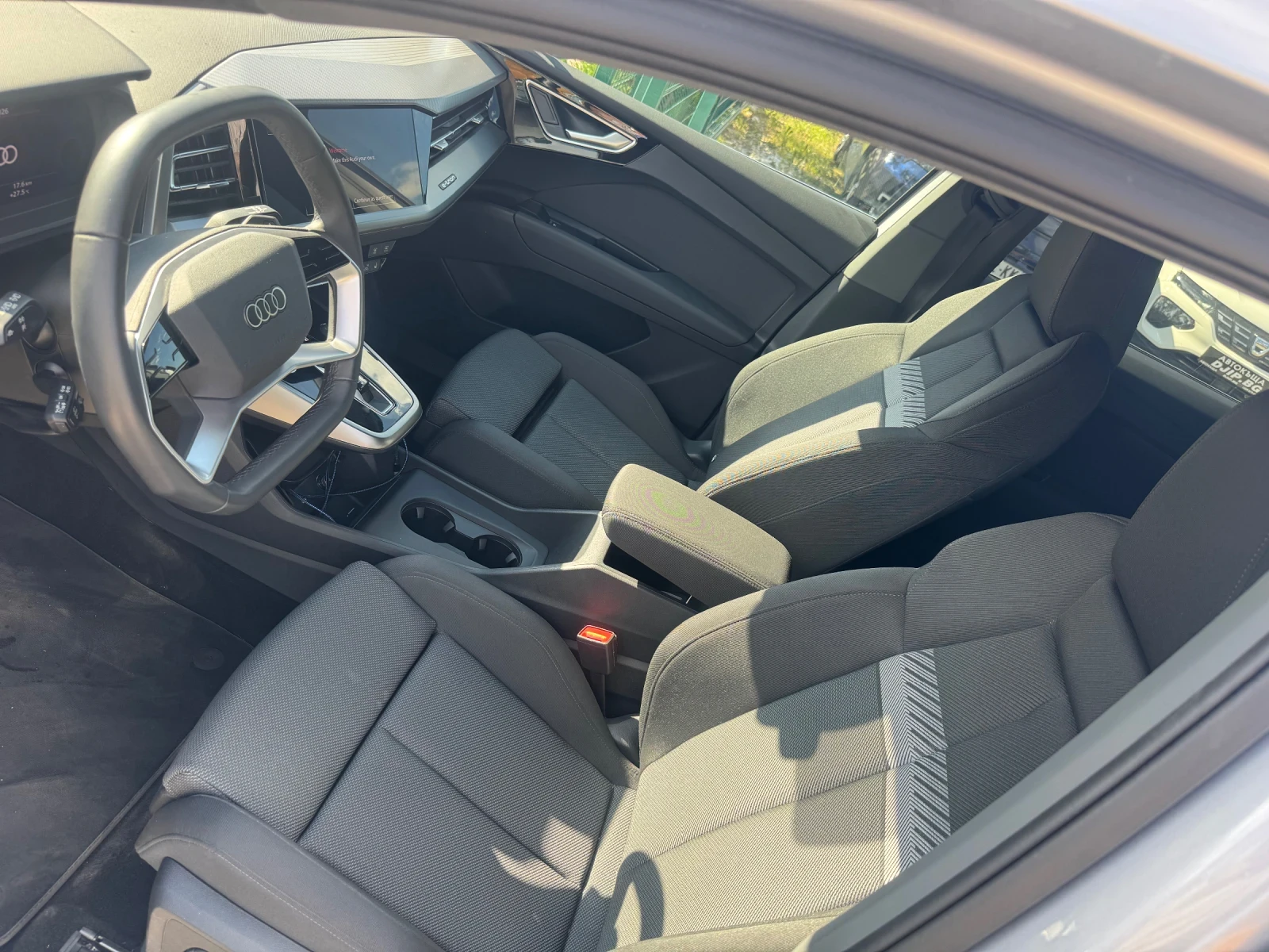 Audi Q4 45 e-tron QUATTRO HEAD-UP, снимка 11 - Автомобили и джипове - 55240943