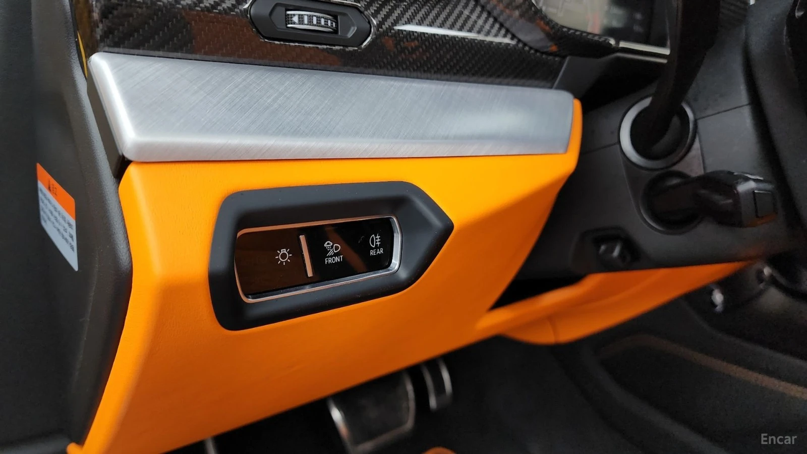 Lamborghini Urus * FULL* MAX* KEYLESS* Camera* ПОДГРЕВ* LED* , снимка 16 - Автомобили и джипове - 55571380