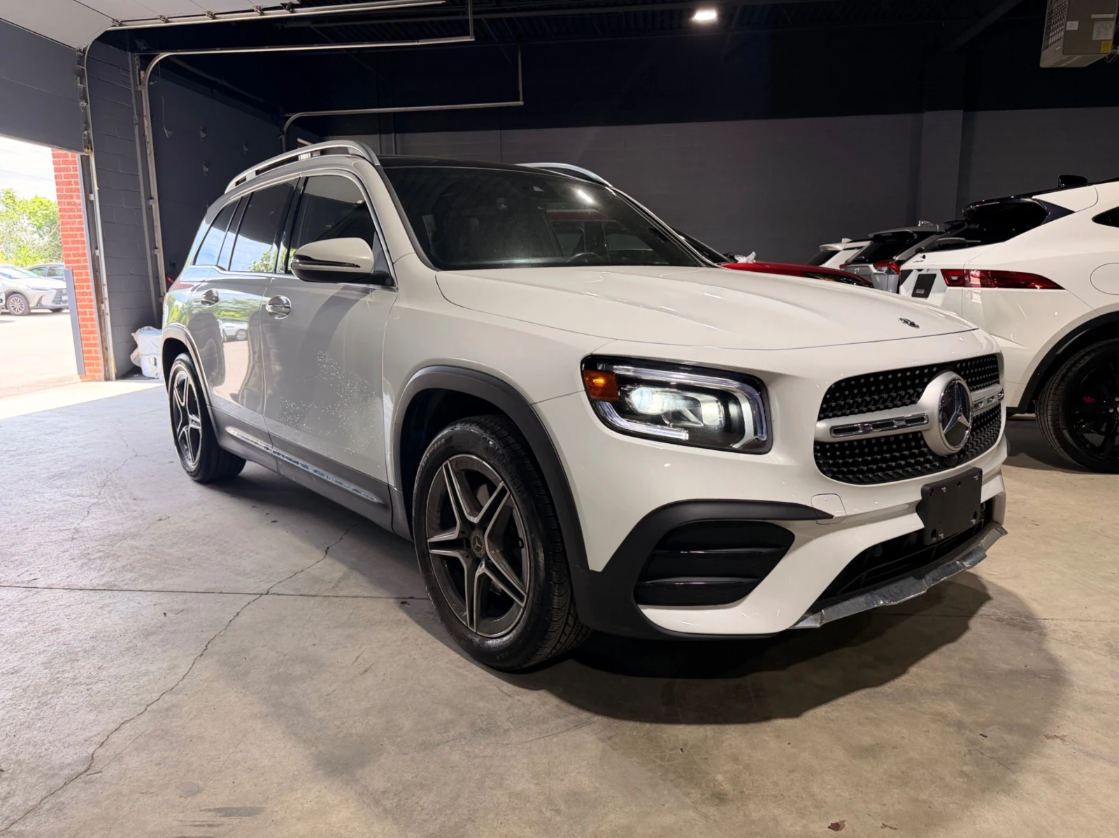 Mercedes-Benz GLB 250, снимка 2 - Автомобили и джипове - 55702780