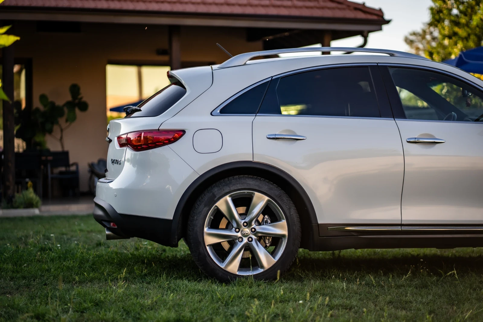 Infiniti QX70, снимка 4 - Автомобили и джипове - 55734762