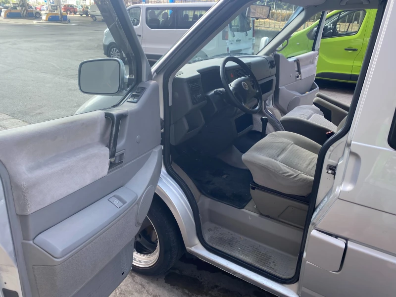 VW T4 Мултиван, снимка 3 - Бусове и автобуси - 52645878