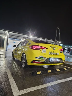 Hyundai Elantra 1.6i, снимка 6