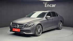 ������ Mercedes-Benz E 220