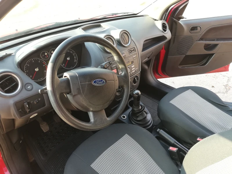 Ford Fiesta, снимка 4 - Автомобили и джипове - 46380158