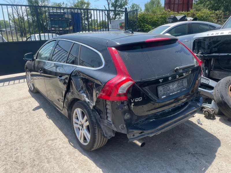 Volvo V60, снимка 3 - Автомобили и джипове - 46914161