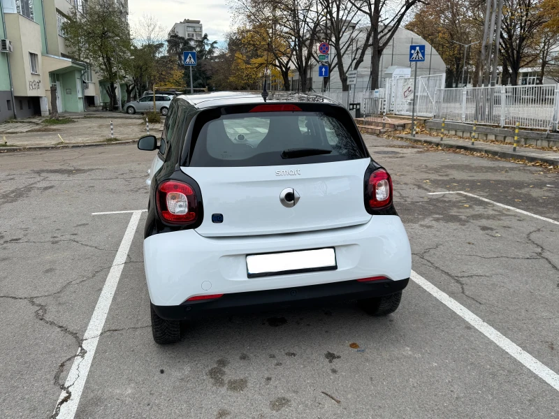 Smart Forfour EQ18kw, снимка 6 - Автомобили и джипове - 48255777