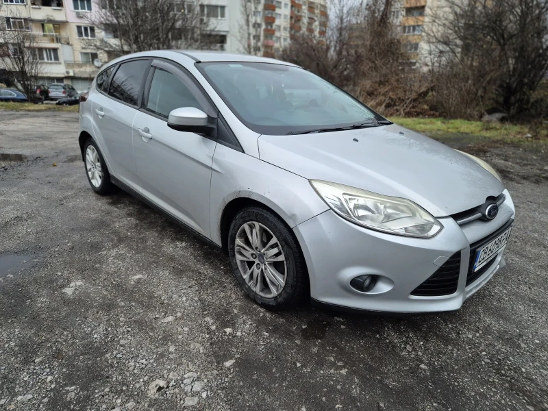 Ford Focus 1.6 95 кс. Хечбек, снимка 4 - Автомобили и джипове - 48202752