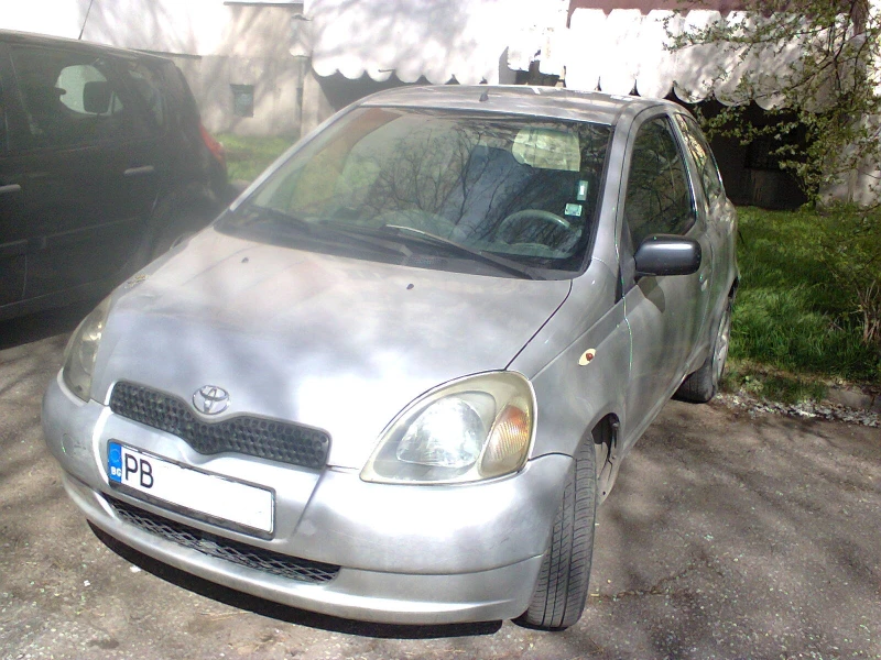 Toyota Yaris 1.0VVT Газ/Бензин, снимка 5 - Автомобили и джипове - 49589527