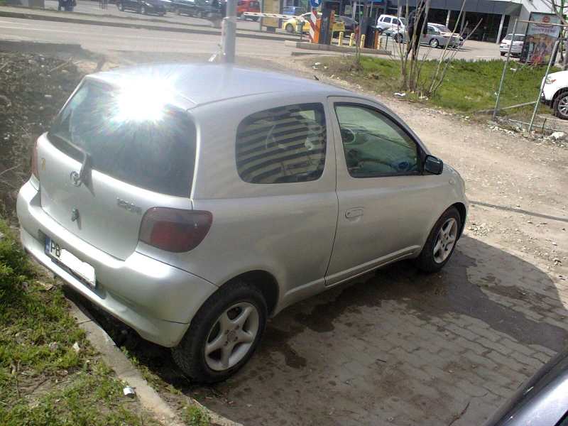 Toyota Yaris 1.0VVT Газ/Бензин, снимка 15 - Автомобили и джипове - 49589527