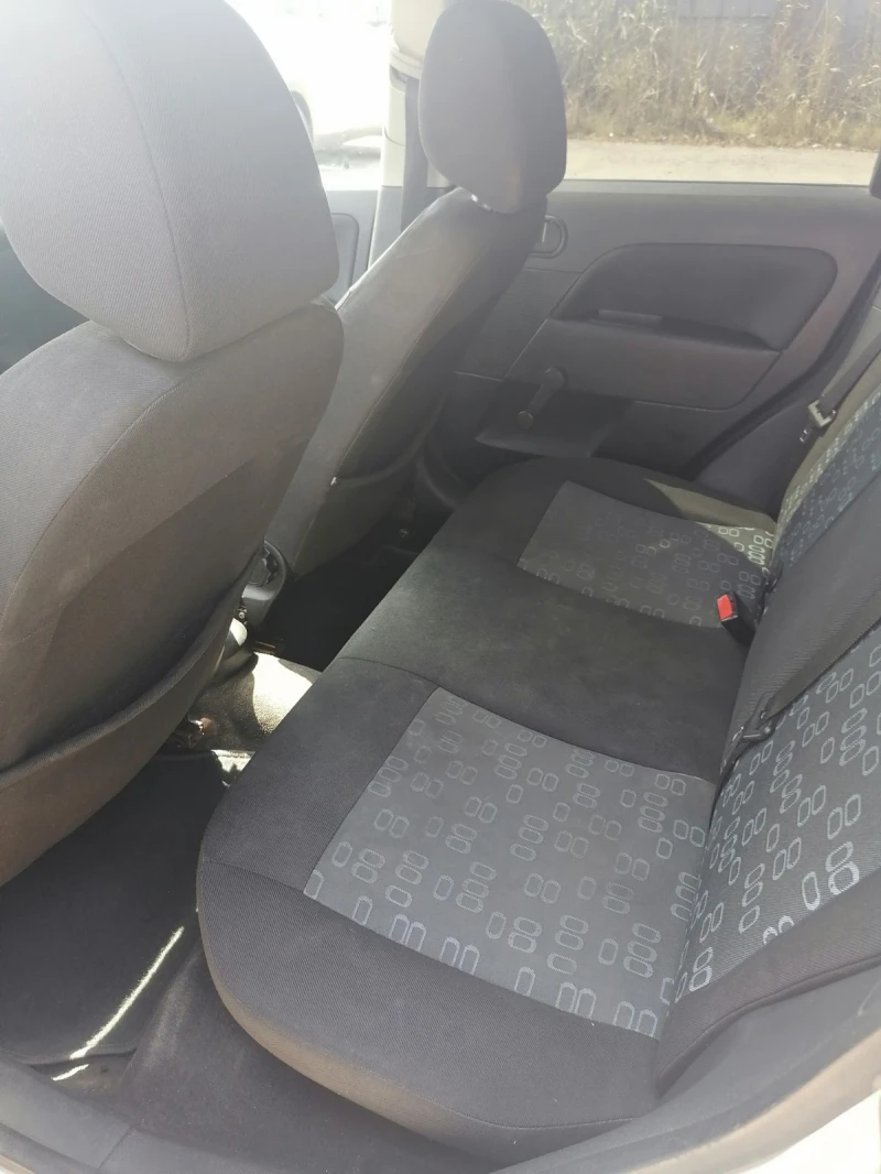 Ford Fiesta 1.4 Duratorq TDCi, снимка 5 - Автомобили и джипове - 52312357