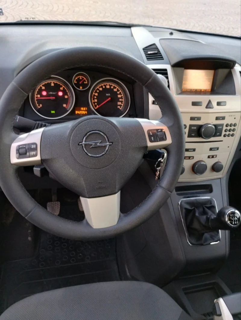 Opel Zafira, снимка 4 - Автомобили и джипове - 51546487