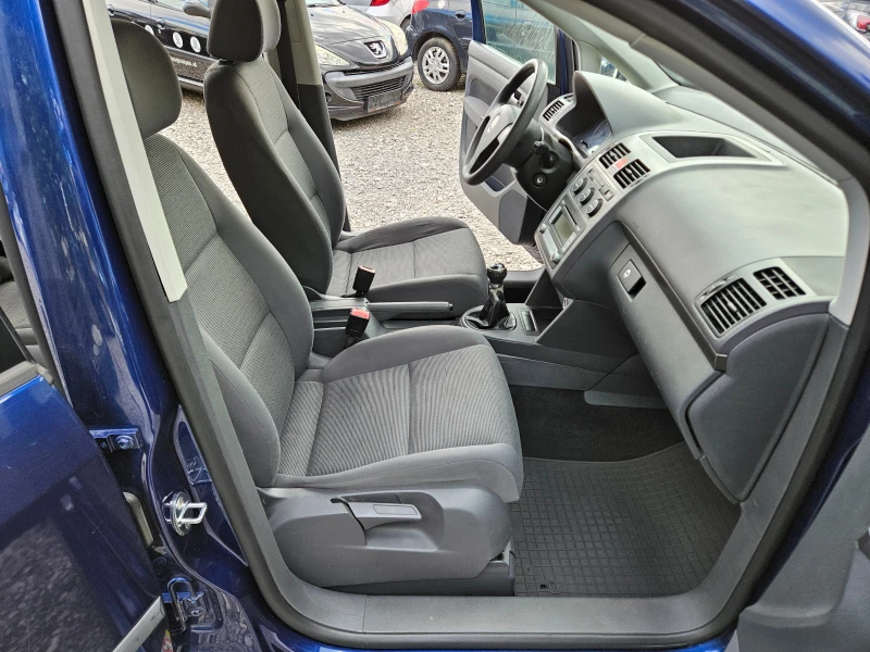 VW Touran 1.9TDI 90кс. FACELIFT 6ск, снимка 12 - Автомобили и джипове - 52001128