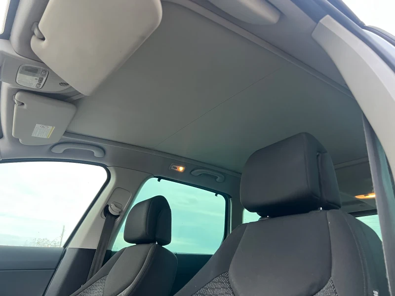 Peugeot 308 2.0HDI Автомат, снимка 10 - Автомобили и джипове - 52579199