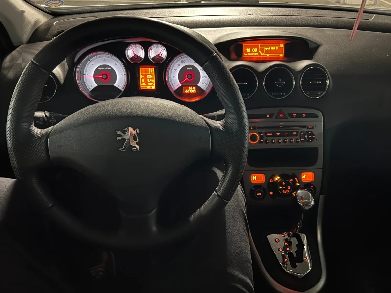 Peugeot 308 2.0HDI Автомат, снимка 8 - Автомобили и джипове - 52579199