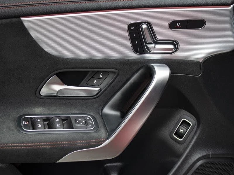 Mercedes-Benz CLA * АвтоКредит * (ЦЕНА ДО БГ), снимка 14 - Автомобили и джипове - 53977124