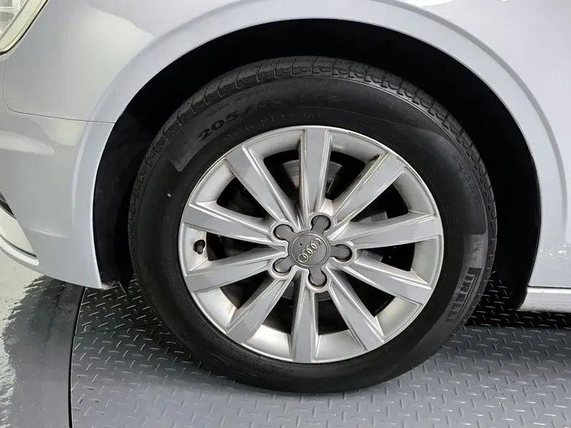 Audi A3 A3 25 Tdi Dynamic 8V, снимка 14 - Автомобили и джипове - 54989399