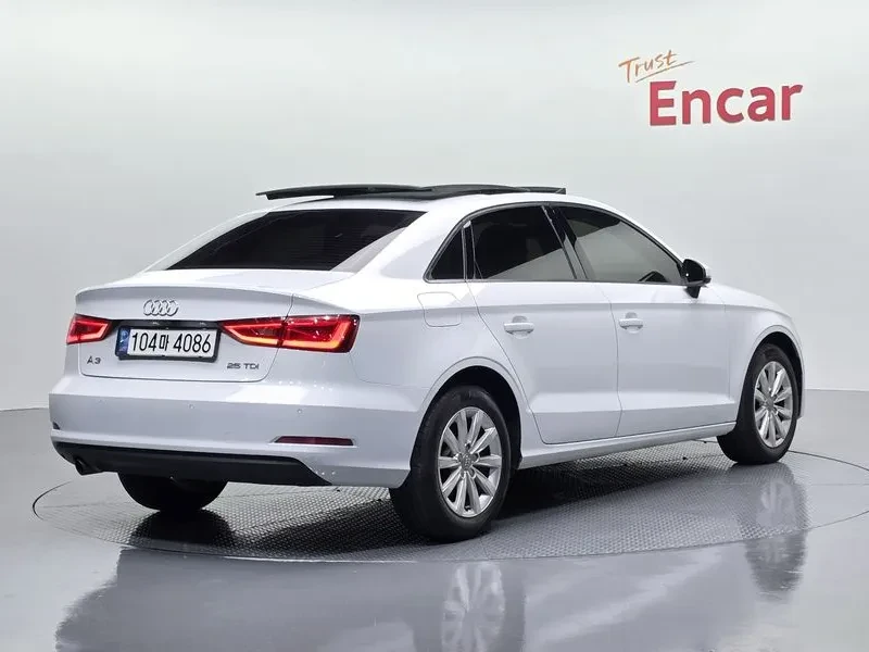 Audi A3 A3 25 Tdi Dynamic 8V, снимка 5 - Автомобили и джипове - 54989399