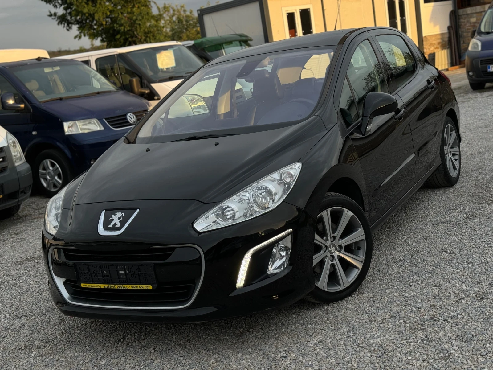 Peugeot 308 1.6i 150кс FaceLift НАВИ КОЖА ПОДГРЕВ ПАНОРАМА FUL - изображение 3