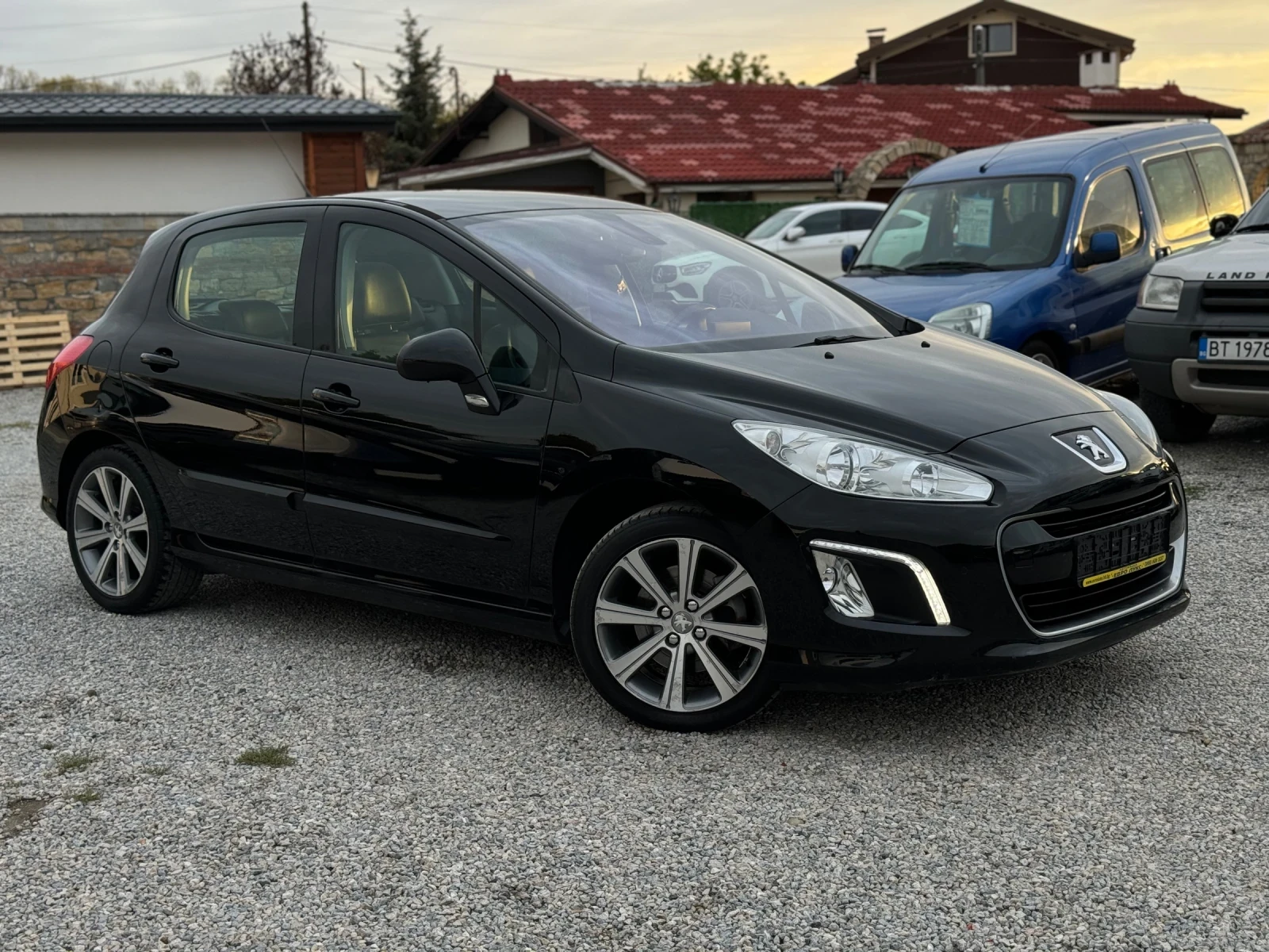 Peugeot 308 1.6i 150кс FaceLift НАВИ КОЖА ПОДГРЕВ ПАНОРАМА FUL - изображение 7