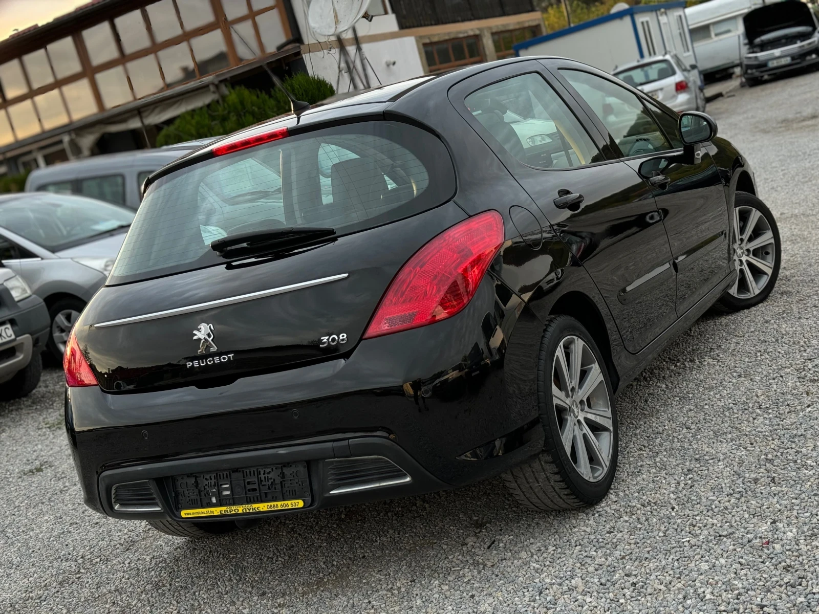 Peugeot 308 1.6i 150кс FaceLift НАВИ КОЖА ПОДГРЕВ ПАНОРАМА FUL - изображение 6