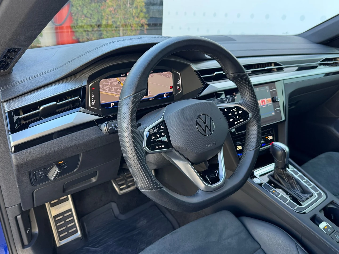 VW Arteon R-Line 2.0 TDI SCR DSG, снимка 12 - Автомобили и джипове - 53439251
