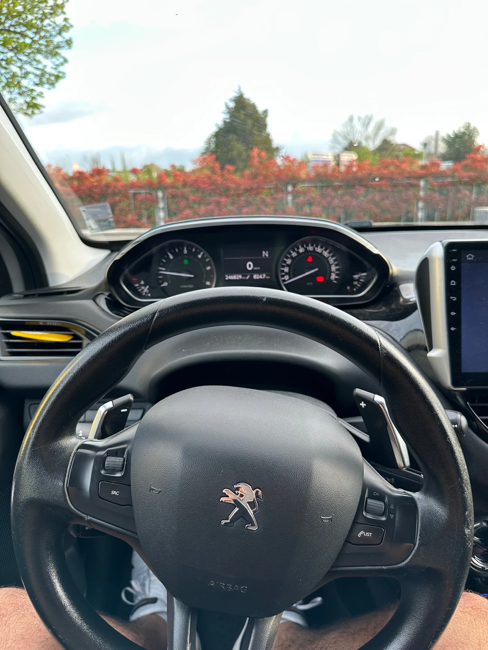 Peugeot 208  - изображение 10