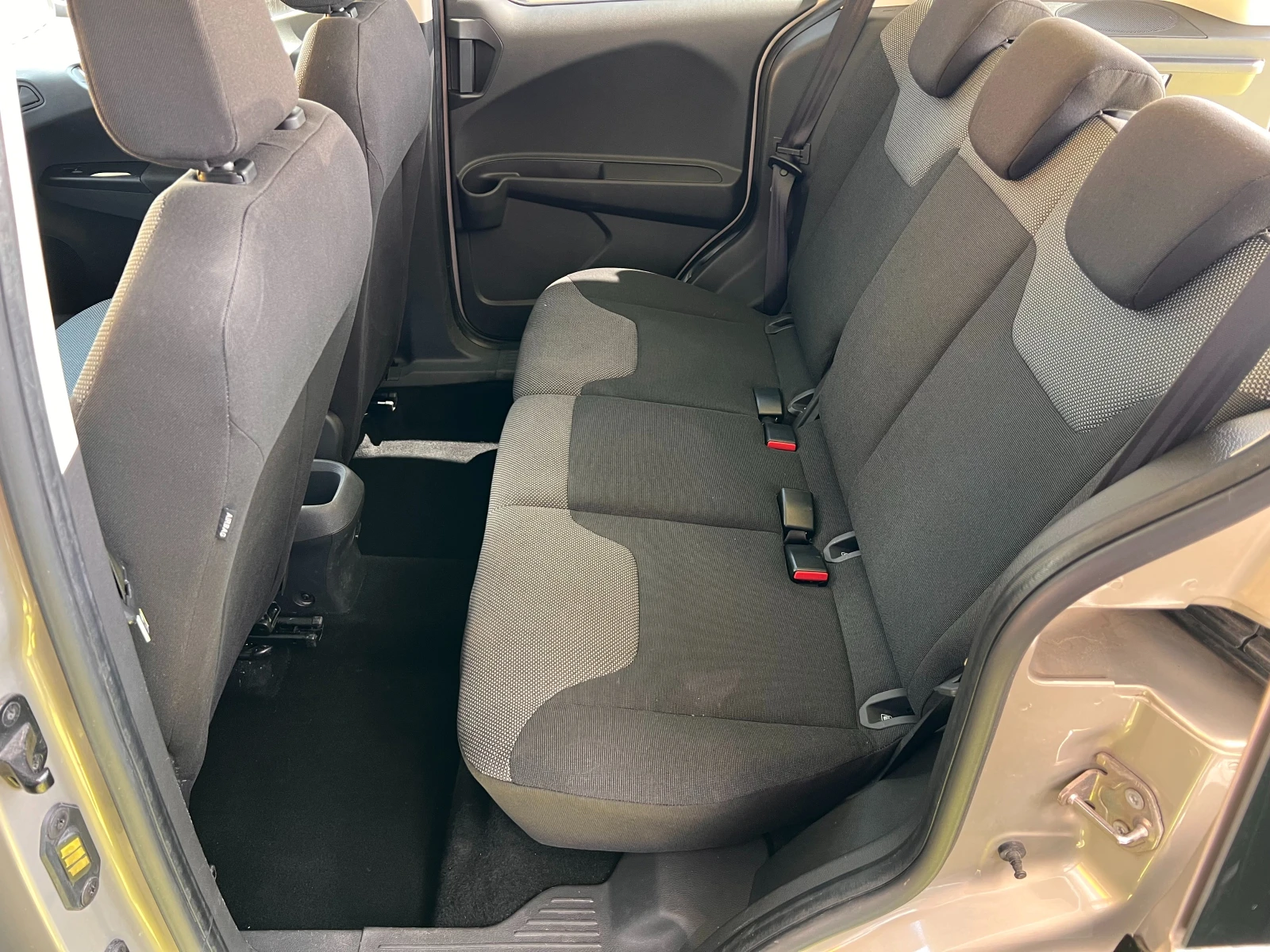 Ford Courier 1.5TDCI/75K.C./5MT - изображение 10