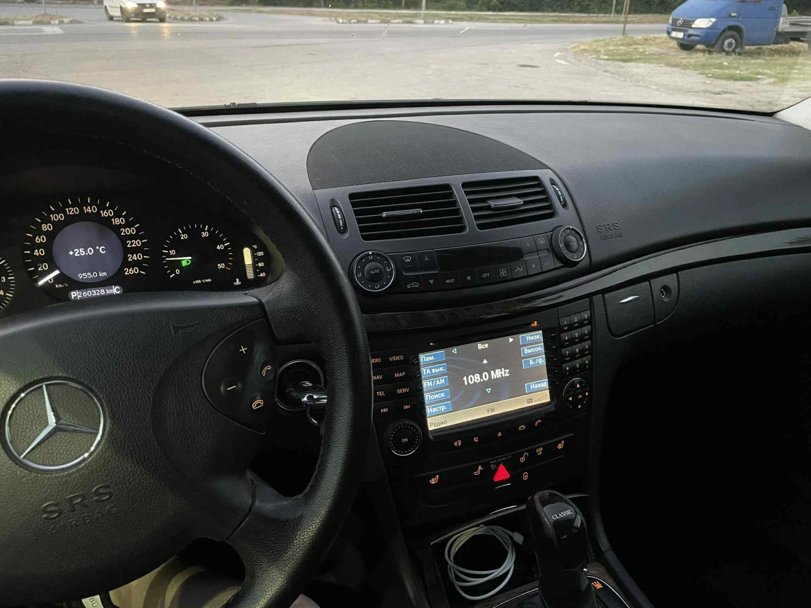Mercedes-Benz E 320  - изображение 3