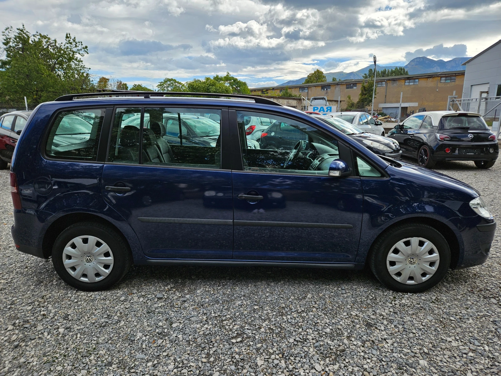 VW Touran 1.9TDI 90кс. FACELIFT 6ск - изображение 2