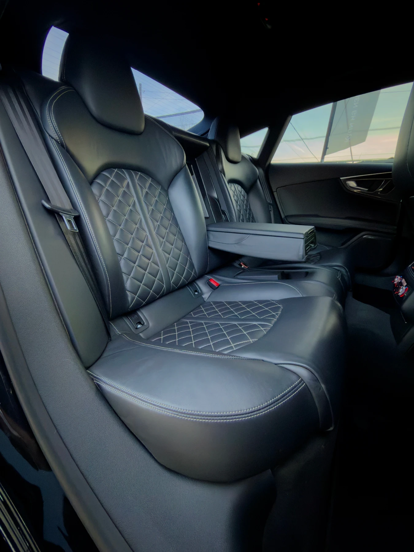 Audi S7 521HP* 360* KEYLESS* DISTRONIC* СОБСТВЕН ЛИЗИНГ, снимка 10 - Автомобили и джипове - 53772839