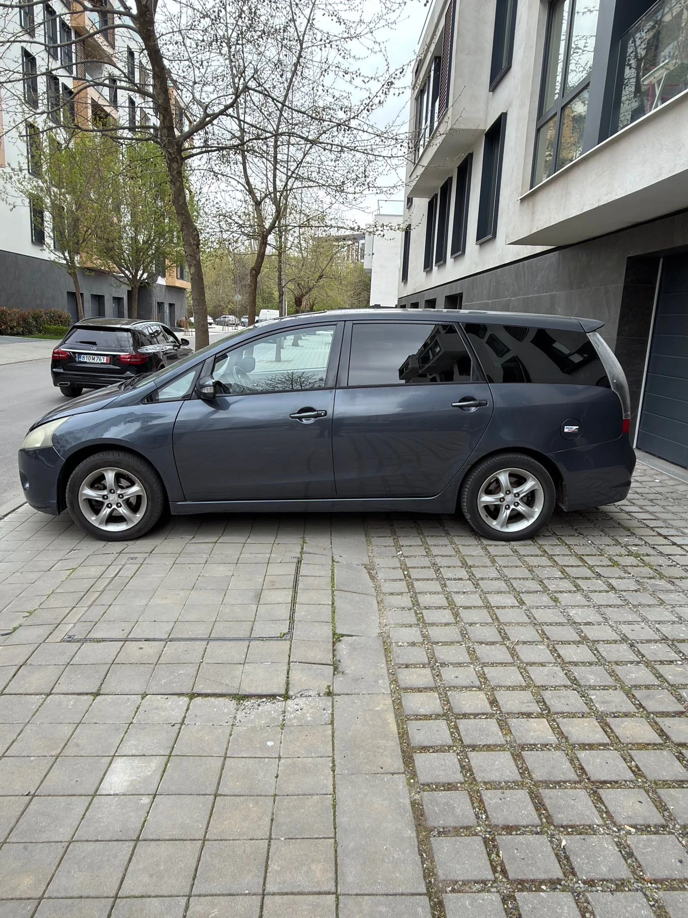 Mitsubishi Grandis 2.0d 7 Местен, снимка 4 - Автомобили и джипове - 54152529