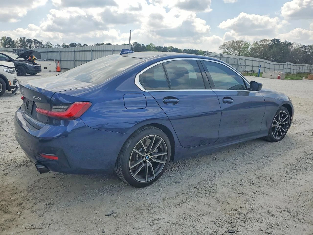 BMW 330 I, снимка 3 - Автомобили и джипове - 54414379