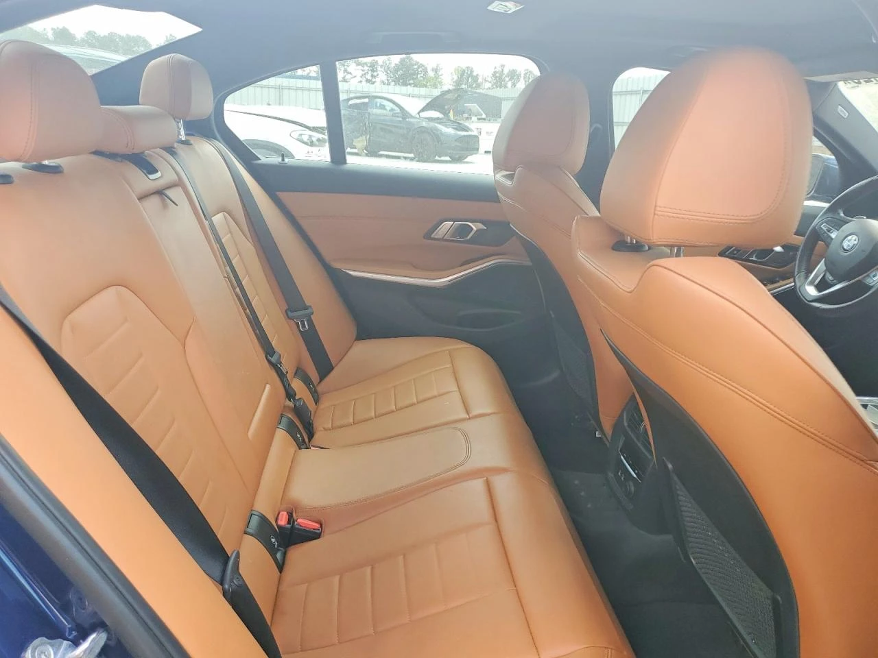 BMW 330 I, снимка 10 - Автомобили и джипове - 54414379