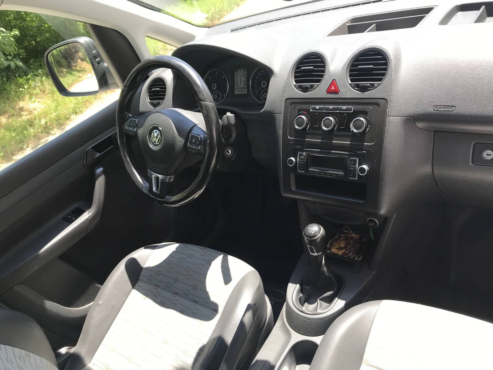 VW Caddy, снимка 9 - Автомобили и джипове - 54610745