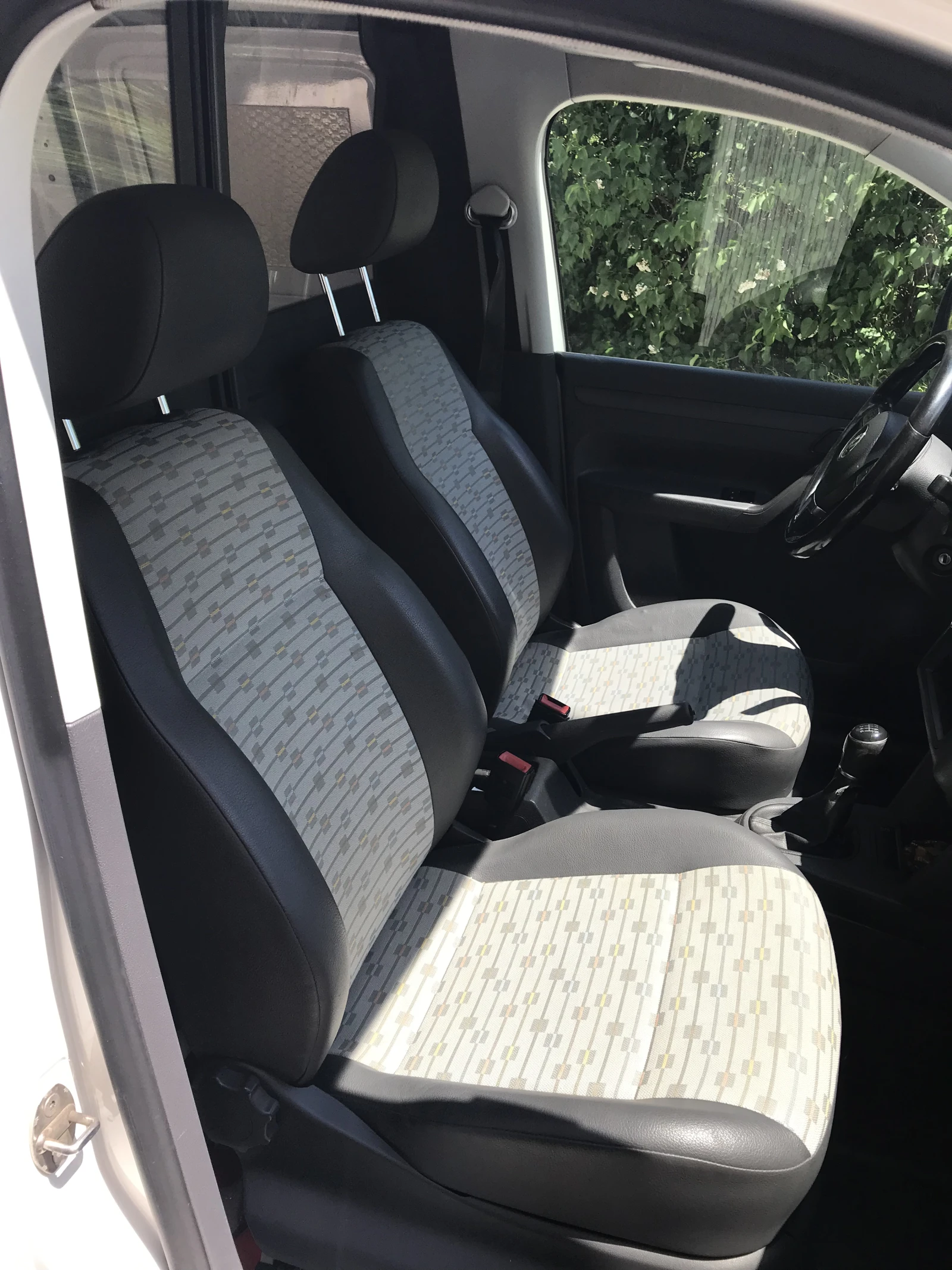 VW Caddy, снимка 10 - Автомобили и джипове - 54610745