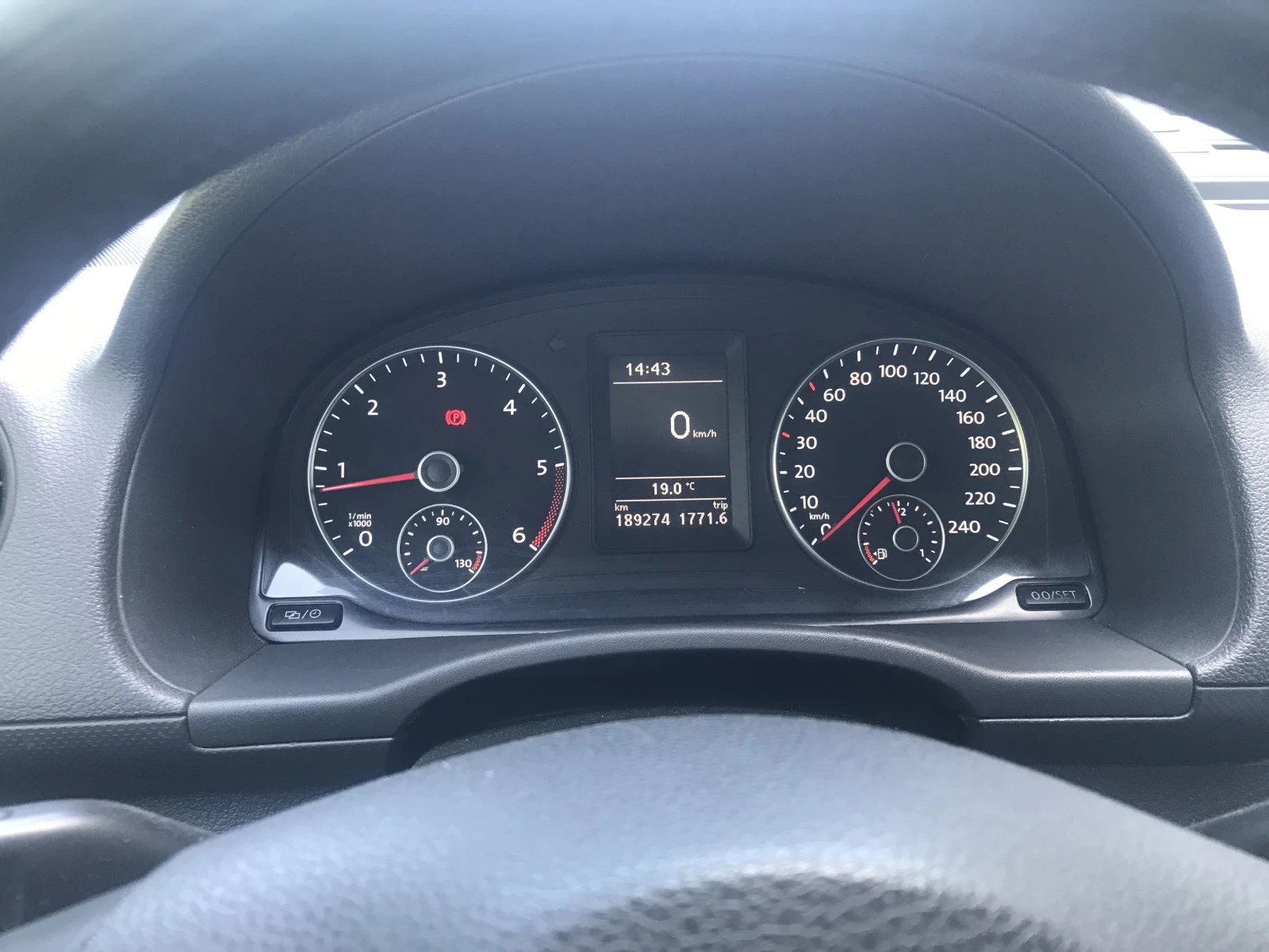 VW Caddy, снимка 11 - Автомобили и джипове - 54610745