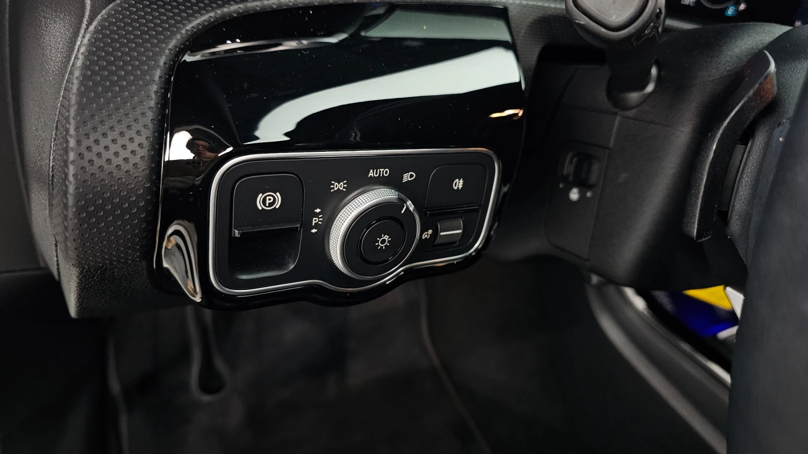 Mercedes-Benz A 220, снимка 8 - Автомобили и джипове - 55833202