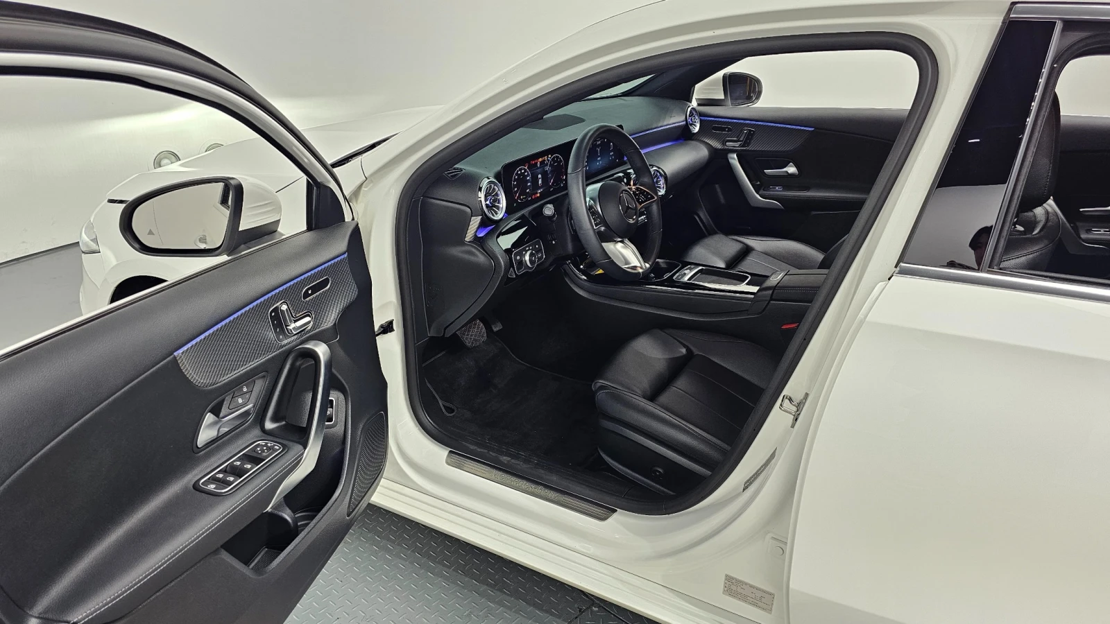 Mercedes-Benz A 220, снимка 9 - Автомобили и джипове - 55833202