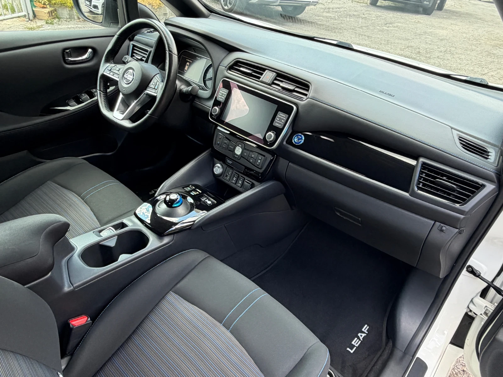 Nissan Leaf  62kwh 217кс, снимка 12 - Автомобили и джипове - 56085646