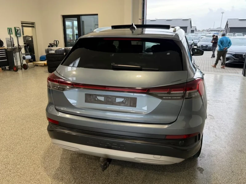 Audi Q4 e-tron 40 LED Pano ACC Leder Navi AHK, снимка 9 - Автомобили и джипове - 52677620