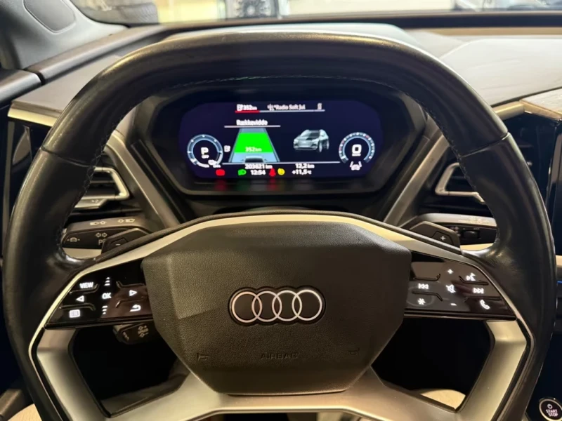 Audi Q4 e-tron 40 LED Pano ACC Leder Navi AHK, снимка 12 - Автомобили и джипове - 52677620